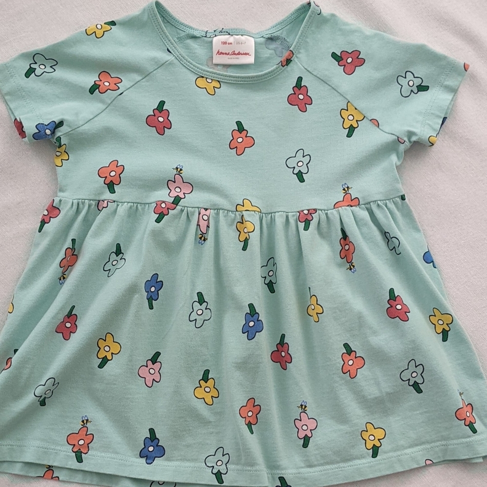 Hanna Andersson tunic top and shorts, both size 120
